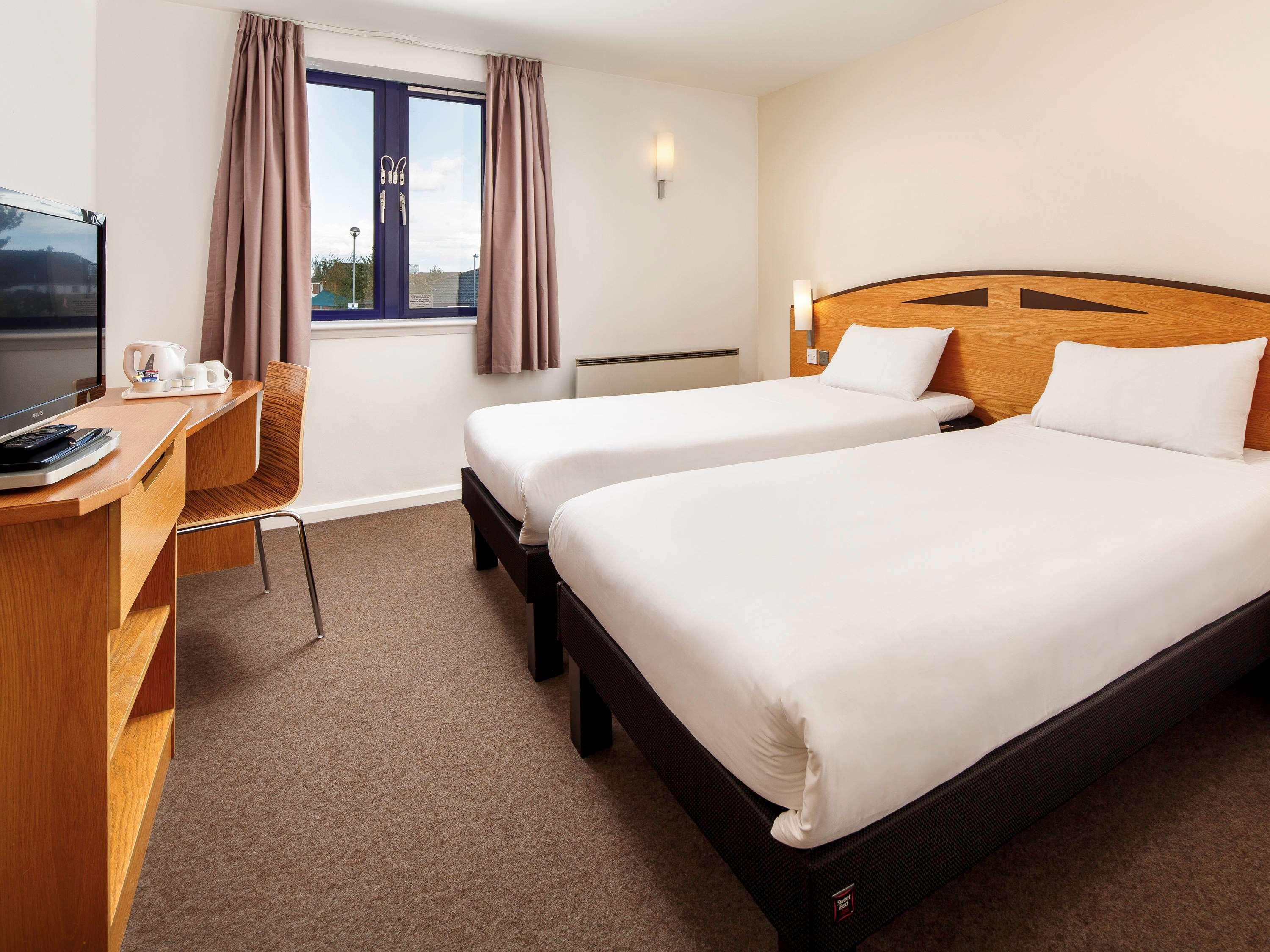 Ibis Wellingborough Hotel Exterior foto