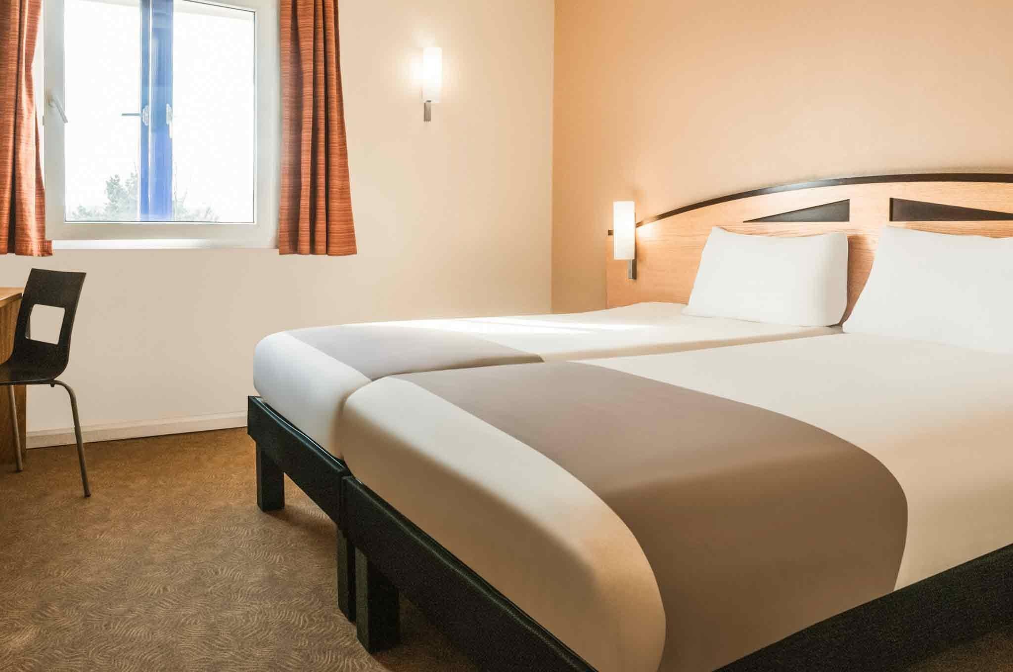 Ibis Wellingborough Hotel Exterior foto